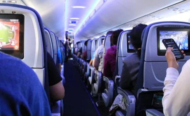 How to Travel with a Portable Charger Safely